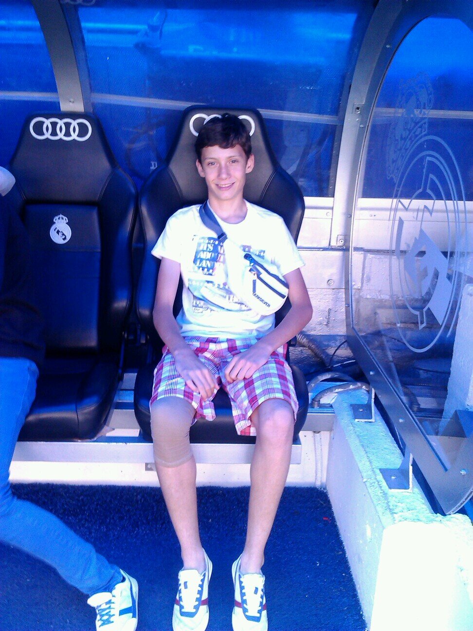 Madridista, amante del futbol y los caballos. Rociero y humilde