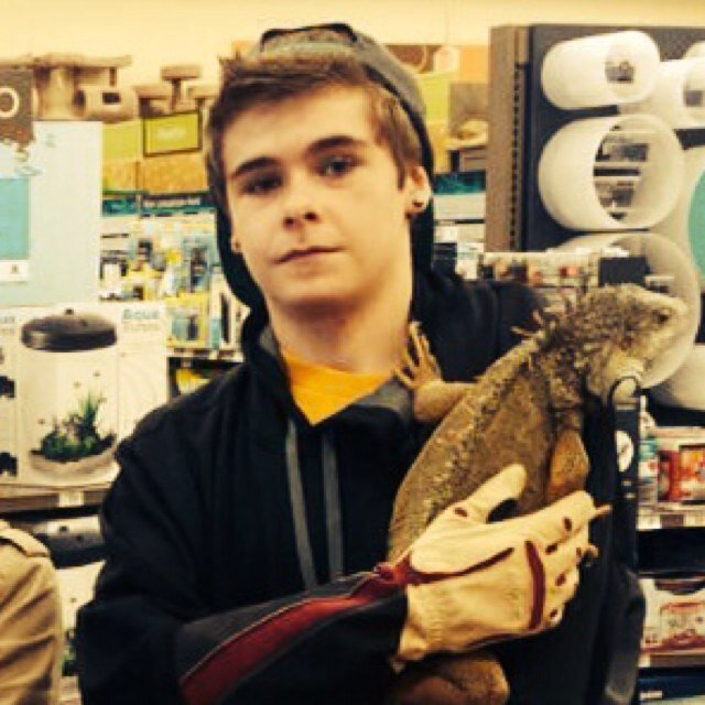 AK living :) Arizona bound! I keep and care for crazy reptiles every day! Add me on facebook!!