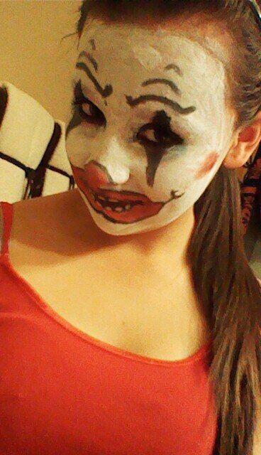 follow me and ill follow you back(; dont get scared of my picture (: