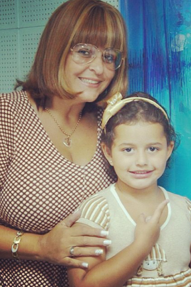 Eu sou Filha da Cantora @CantoraBeatrizz
Sejam bem vindos! Meu nome é Giovanna. Como a minha mãe diz: ''Eu sou uma dádiva de DEUS'' Beijos