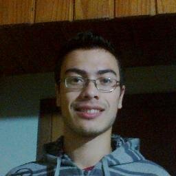 Gosto de jogar futebol sou um cara sério.