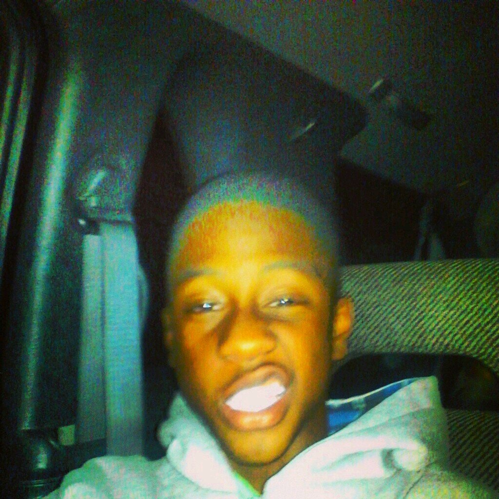 follow me i follow back :)
