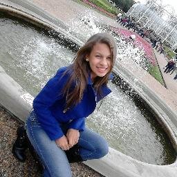 Sou como vc me ve posso ser leve como a brisa ou forte como ventania depende de quando e como vc me ve passar