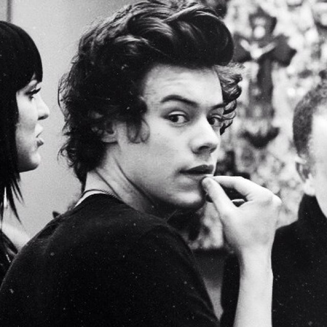 #LOVE _ONE _DIRECTION 
I follow back ❤⬛❤⬛❤⬛❤⬛❤⬛❤
Kik- gabby_098