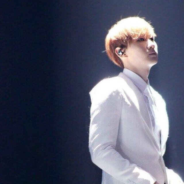 LEE HYUKJAE #SUPERJUNIOR #notreal | หลอดไฟนีออนประจำวง ❤ | #HANDSOMEFAM | #14/06/13
