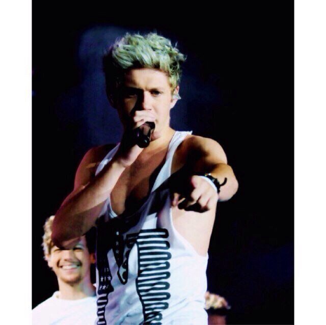 I've given you a free follow so pleaseeeee follow my main acc @5sexsofzayn ask for follow back ily xx