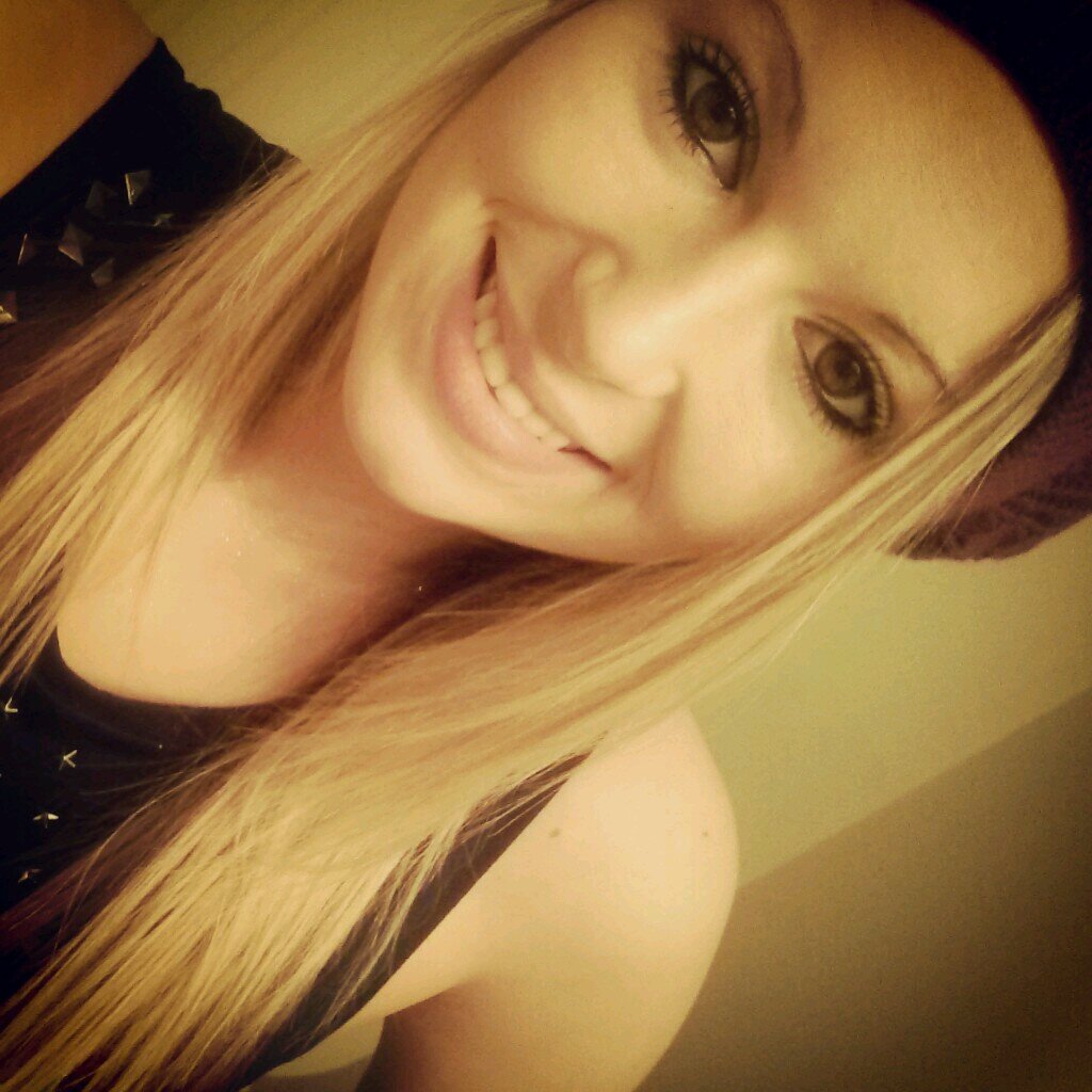 Wife of the most amazing man in the world, mother of the 2 most perfect kids in the world! Live your life like there is no tomorrow! Dont regret!