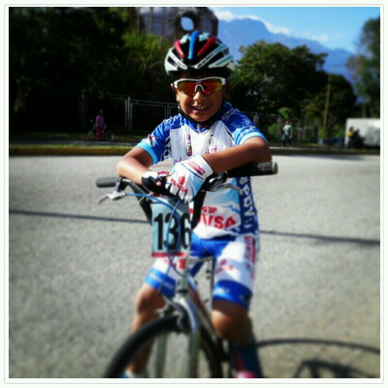 Director técnico y Entrenador de Ciclismo U.C.I  Pista y Ruta