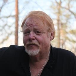 MitchWhite9's profile picture. Lawyer, photographer, Zen , guitar player