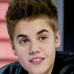 Por você eu andaria por mil milhas. Para estar em seus braços, segurando meu coração, Oh.. Eu te amo (8'                        - Pra vida inteira @justinbieber
