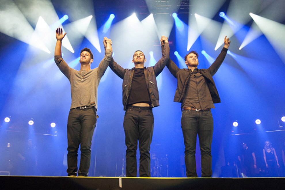 28/02/2013, living like it's now or never.