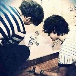 Louis & Harry   -        ♡                                                                                           Larry Stylinson life  ♡