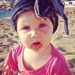 Haii I'm Emily, I'm 2! Mom: @Andreaa_rp Dad: @FakerDude43 Uncle: @OfficialFalse