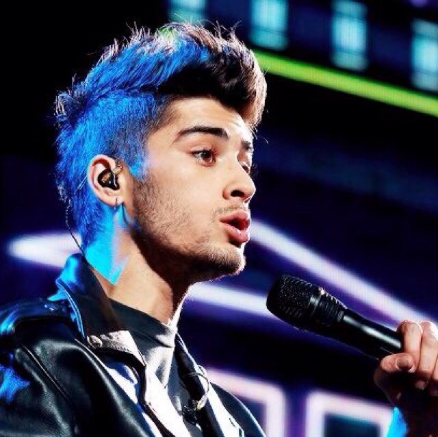 Follow @obeyinniall