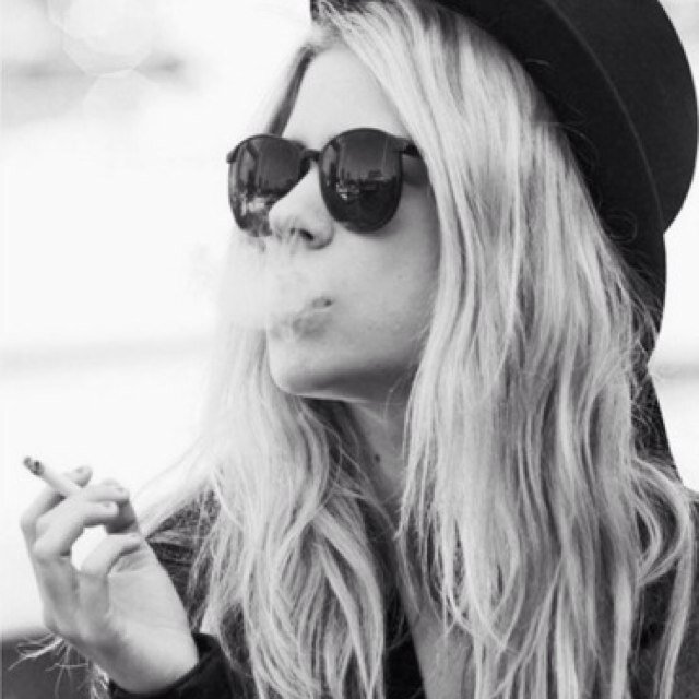 Classsandsasss's profile picture. The offical twitter account for classy & $assy bitches only I keep it 100% and no drama Follow for relateable everyday tweets I mostly follow back #houstonbaby