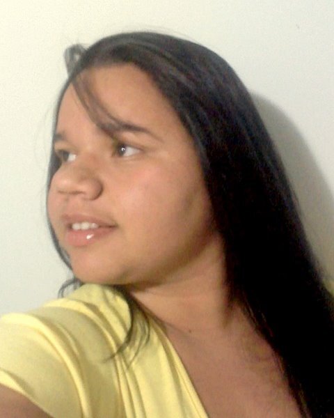 Eu sou… aquela menina em corpo de mulher
Eu sou assim…
Eu sou…