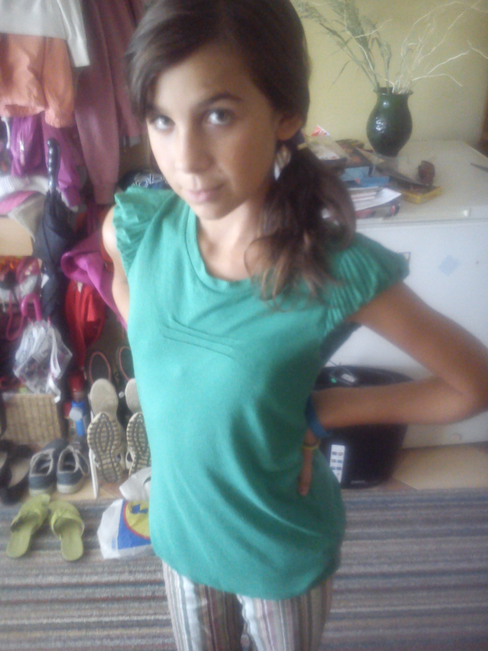 Hey..!! I love One Direction, I' am Directioner,,! 3 Liam's favorite!! Fillow,and get to know!!! 3 3 :)
