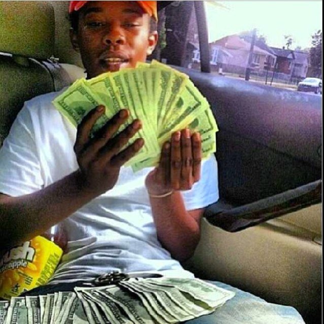 WASSUP YALL IM BACK ON TWITTER, MY LAST ACCOUNT GOT DELETED, BUT IM BACK MAKING EVERYBODY MONEY AGAIN..IF YOU TRYNNA MAKE SOME REAL LEGIT MONEY DM OR KIK ME..