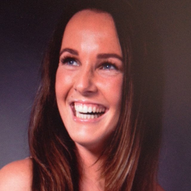 Kapper- extensions- bruidjes- visagiste- schoonheidsspecialiste- masseuze- Wij werken met: CHI- Biosilk- Balmain & Schwarzkopf professional Goudgeknipt@live.nl