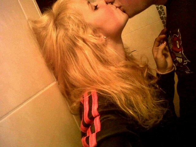 Houden van mijn schatje.    Jij bent echt alles voor mij @myofficialboy love you so much jij en ik voor altijd samen