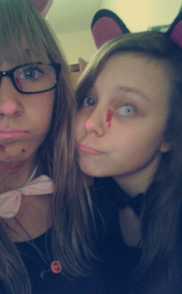 ChocolateYDroga's profile picture. Princeesa11 :) Tu y yo a no parar :) Esa MejorAmiga11 , ESLAPUTAAMA ~Teeamo HermanasDeSangre:)