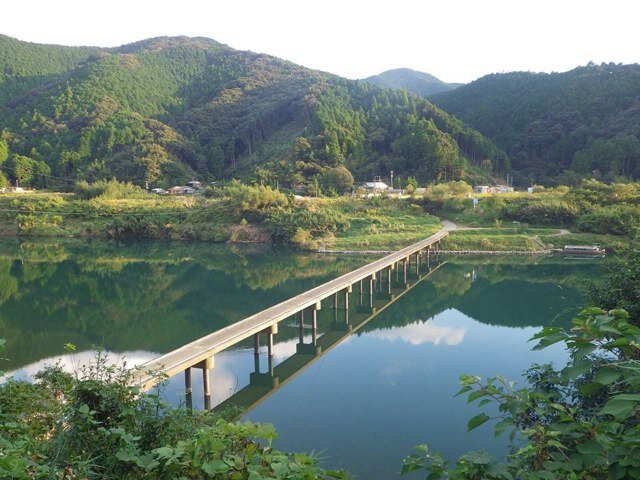 毎日こつこつと仕事に励んでおります。武蔵野の空気を愛する武蔵野育ちの私です。