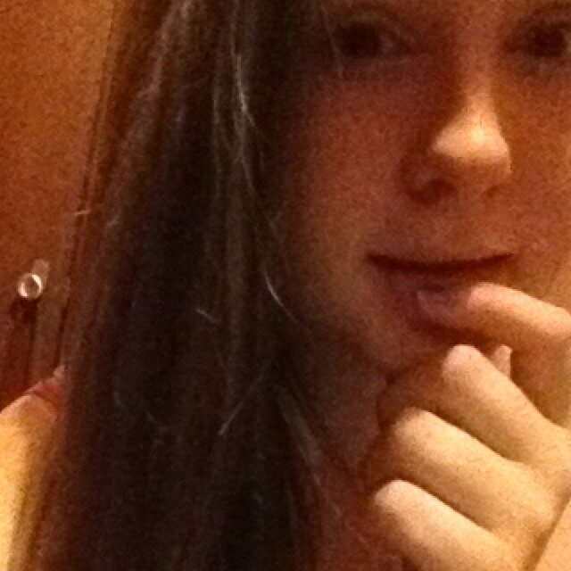 Hey Bri here. im a 15 year old girl obsessed with -instagram -kik -texting is my life! FOLLOW ME