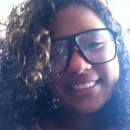 Sou belieber,amo bolo doce etc....kkk tenho 13 anos e.... kk sei la tudo de bom pra vcs