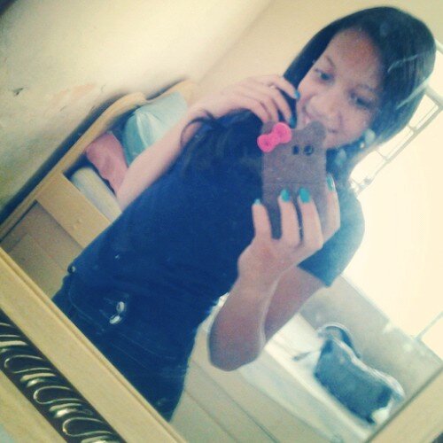 ~ α gαrotiinhα imperfeitα,
αqeelα qeê chorα de dor,
αqeelα qeê ja sofreu poor αmor,
αqeelα qe sαbe se αrrepender ♥