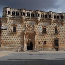 Os esperamos el dia 8 de Noviembre en el Palacio del Infantado en Guadalajara con nuestro proyecto de la noche en blanco La máquina de encoger visitantes.