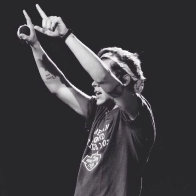 Hi tweet me if you want if any headers or icons:) x @Iagoonharry