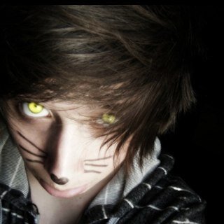 hey my names damien im 16 im single  i singe in a band called deathbywish