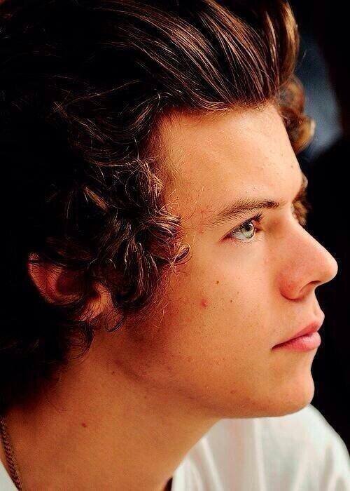 follow @harrycot___ please, ily ♡