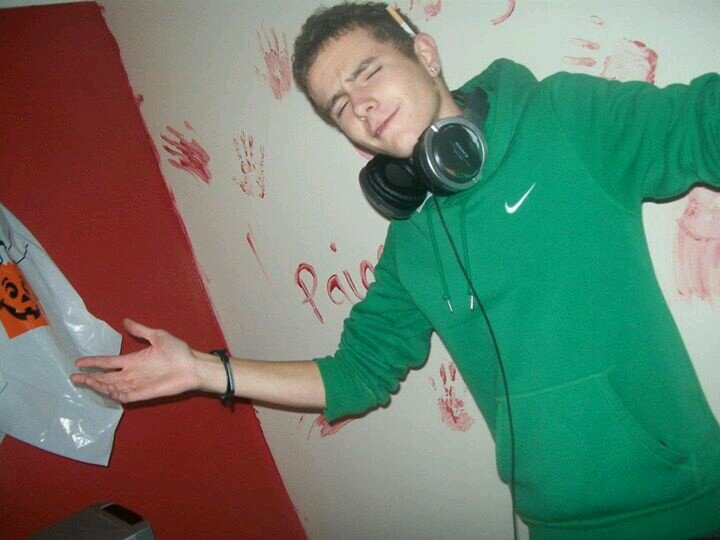 djangoknowles93's profile picture. I am the candy man