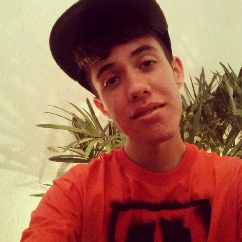 Seja a paz,sinta o amor, faça o bem.
 Instagram : http://t.co/lZXUs3xIiY