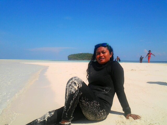 I love indonesia. I Love scuba dive. Let's see a beautyfull world in the deep of sea.