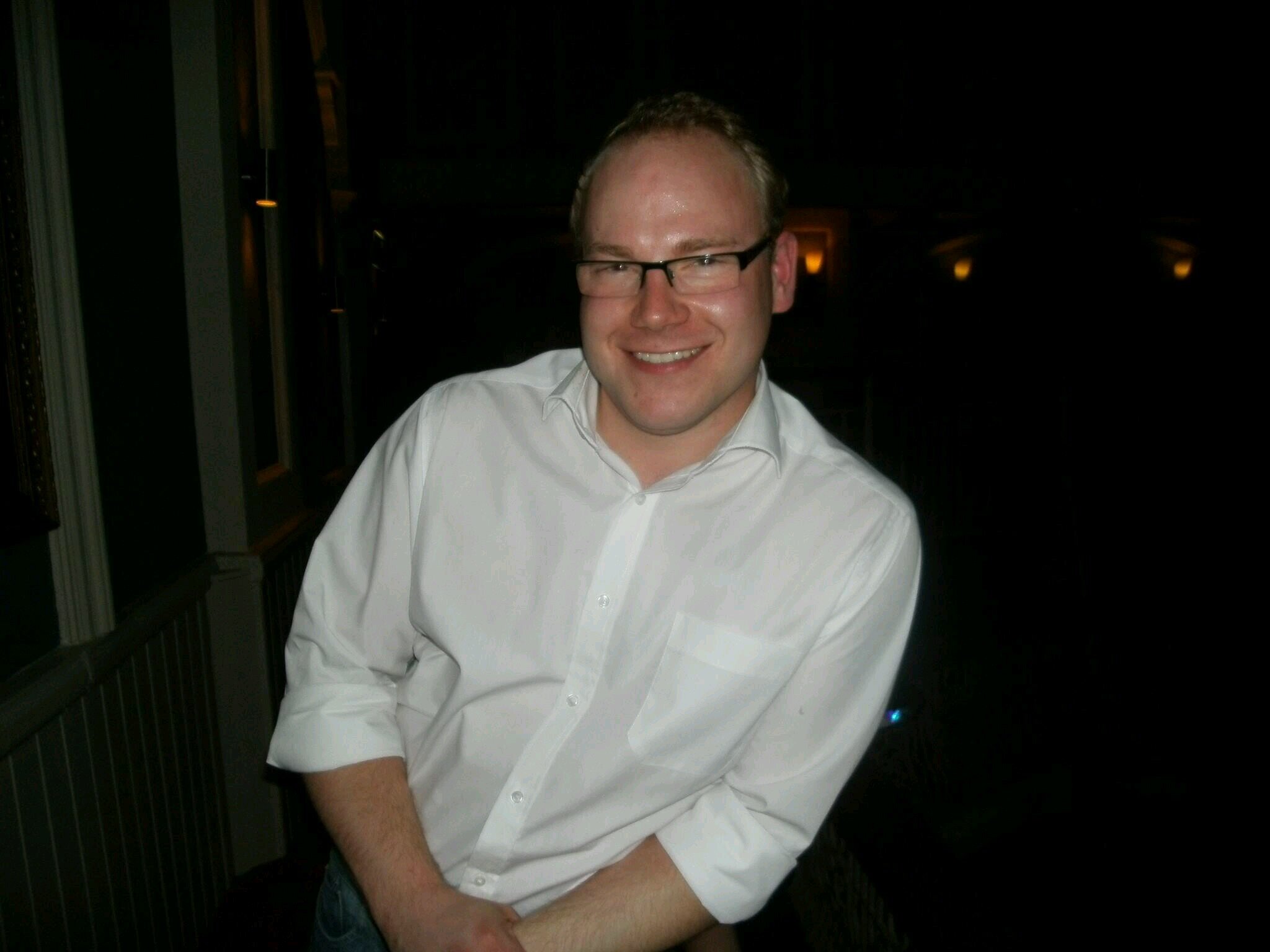 Im an outgoing guy who works hard and parties harder.
Enjoy spending time with my friends going out in town and chilling at home.