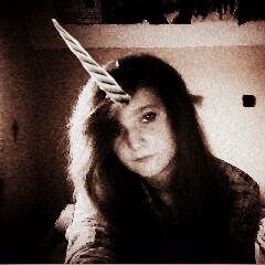 HipsterskyKot's profile picture. MYŚLISZ ŻE MÓJ AVEK TO PRZERÓBKA A MOŻE NA PRAWDE JESTEM NARWALEM. wiencej absurdu na: @fabpalisia