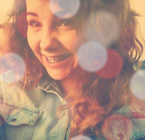 Follow me and ill folllow u bak ♥