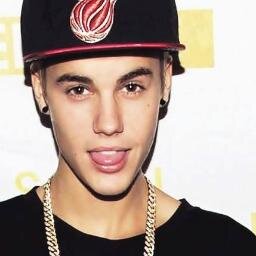 OLA,FANS DE JUSTIN BIEBER GOSTARIA QUE  SEGUISE EU PARA SABER TODAS AS NOVIDADES SOBRE NOSSO ASTRO POP @JUSTINBIEBER Ñ DEIXA DE SEGUIR ELE:-)