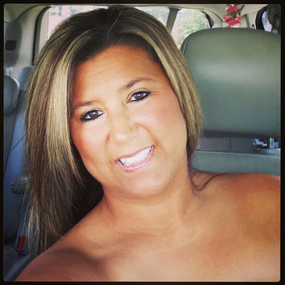 Live everyday like it's your last! :) Mother of 4.