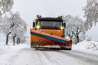 (508) 879-7660 Commercial Snow Plowing Services Ashland, Dover, Framingham, Hopkinton, Hudson, Marlboro, Natick, Newton, Sudbury,  Wayland, Wellesley, & Weston