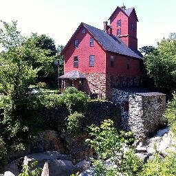 Small town in Green Mountains: home of Snowflake Bentley, Old Red Mill, Joe's Snack Bar & 5,000+ wonderful Vermonters. Neighbor of Mt. Mansfield.