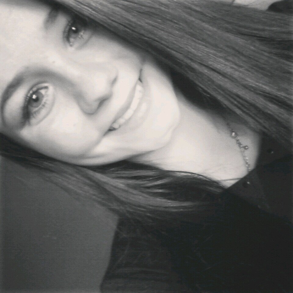 I follow back!! | love fashion | victoria's secret | single |sport,dance | Friends | swiss directioner