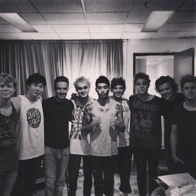 please follow @1dperf5sos ☹