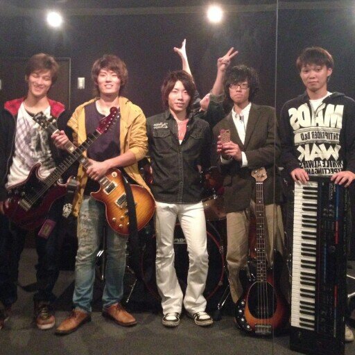 BlueSkySpacebot's profile picture. 青空spaceの活動状況を報告します。
Vo.とし Gt.かめ Gt.あっちー Ba.zucky Key.バーソン Dr.ミシシッピ中西