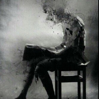 لا اتبعُ احَد وَلا افَكِرُ ب تفكِير احَد .. وَلا اريدُ انّ اكوُنَ ب مَنطِق احَد خلِقتُ بَشرًا لأنفَرد بعَقلِي وَ اكوُن لـ نفسي : قبّل ايّ احَد .. #منحرف احيانًا
