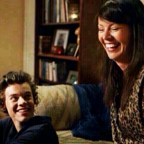 mamma di harry styles e gemma styles. vi amo bimbi miei. #all gdr