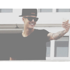 weloveebieeber's profile picture. justin follows