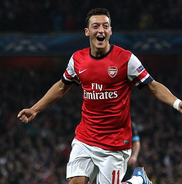 Wij zijn het Nederlands Fan account van Mesut Özil. De sterspeler van Arsenal.